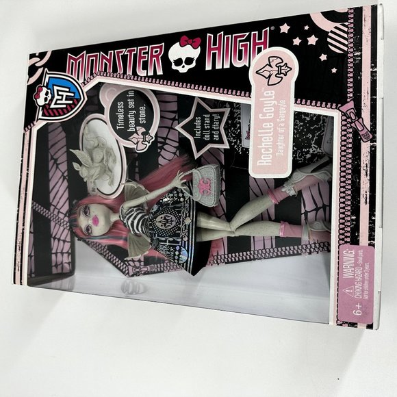 Monster High ROCHELLE GOYLE Original Version 2011 NIB - Picture 10 of 12